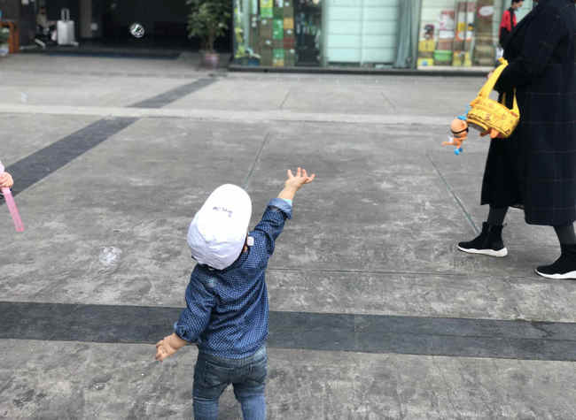 Mar. 19, My Apocalypse (A Canadian's Diary Inside Chongqing During the COVID-19 Home Quarantine)