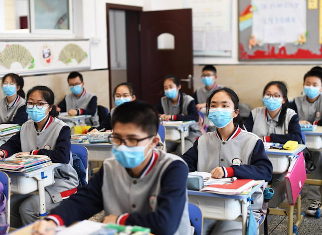 Seniors of Chongqing's Junior and Senior High Schools Resume Classes