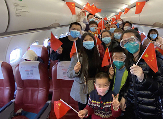 The First Flight from Chongqing Carrying 38 Passengers Safely to Wuhan after Its Reopening