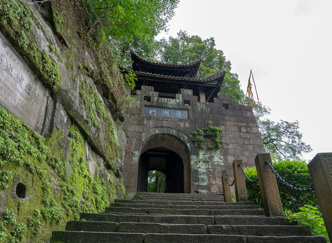 Mayor of Hechuan on Live Broadcast to Promote Rich Culture and Tourism