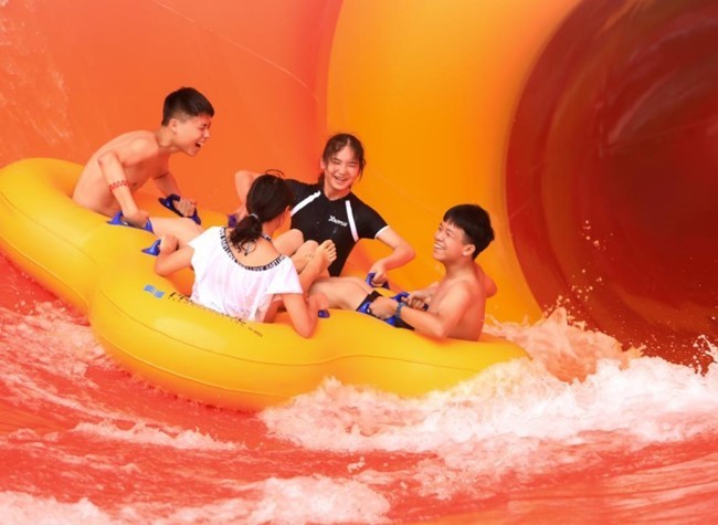 Chongqing Playa Maya Water Park Opened to Public, Over 20 Projects Available