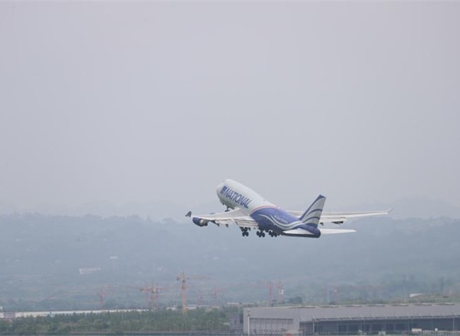 Chongqing Airports Exceeds 100,000 Single-day Ridership for the First Time Since Economic Restart