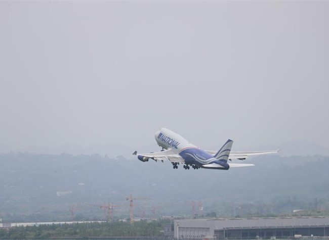 Chongqing Airports Exceeds 100,000 Single-day Ridership for the First Time Since Economic Restart