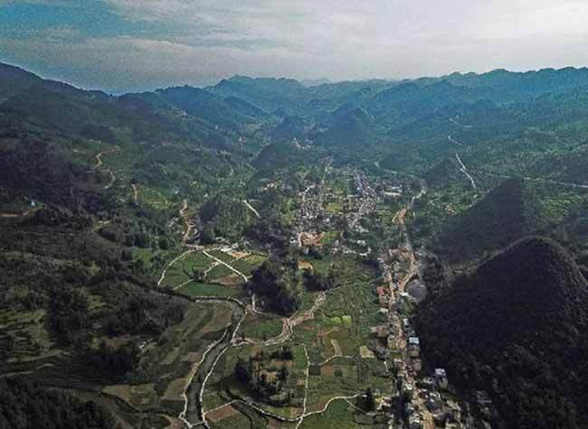 Ruins of Stone Buildings Discovered in Chongqing's Wuling Mountain