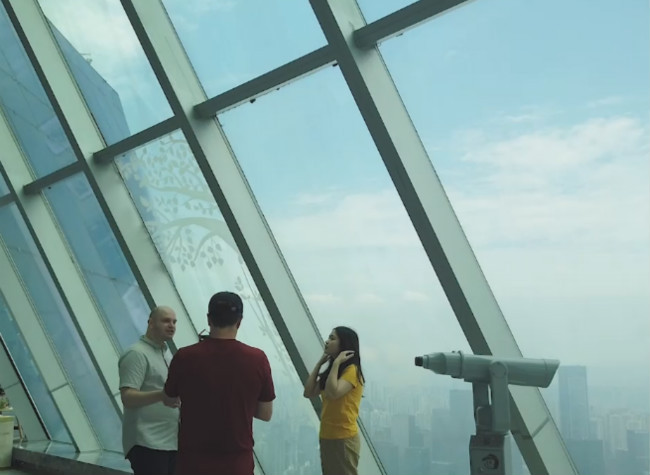 Explore the Sky View on the 73rd Floor of WFC | Xiao's Vlog