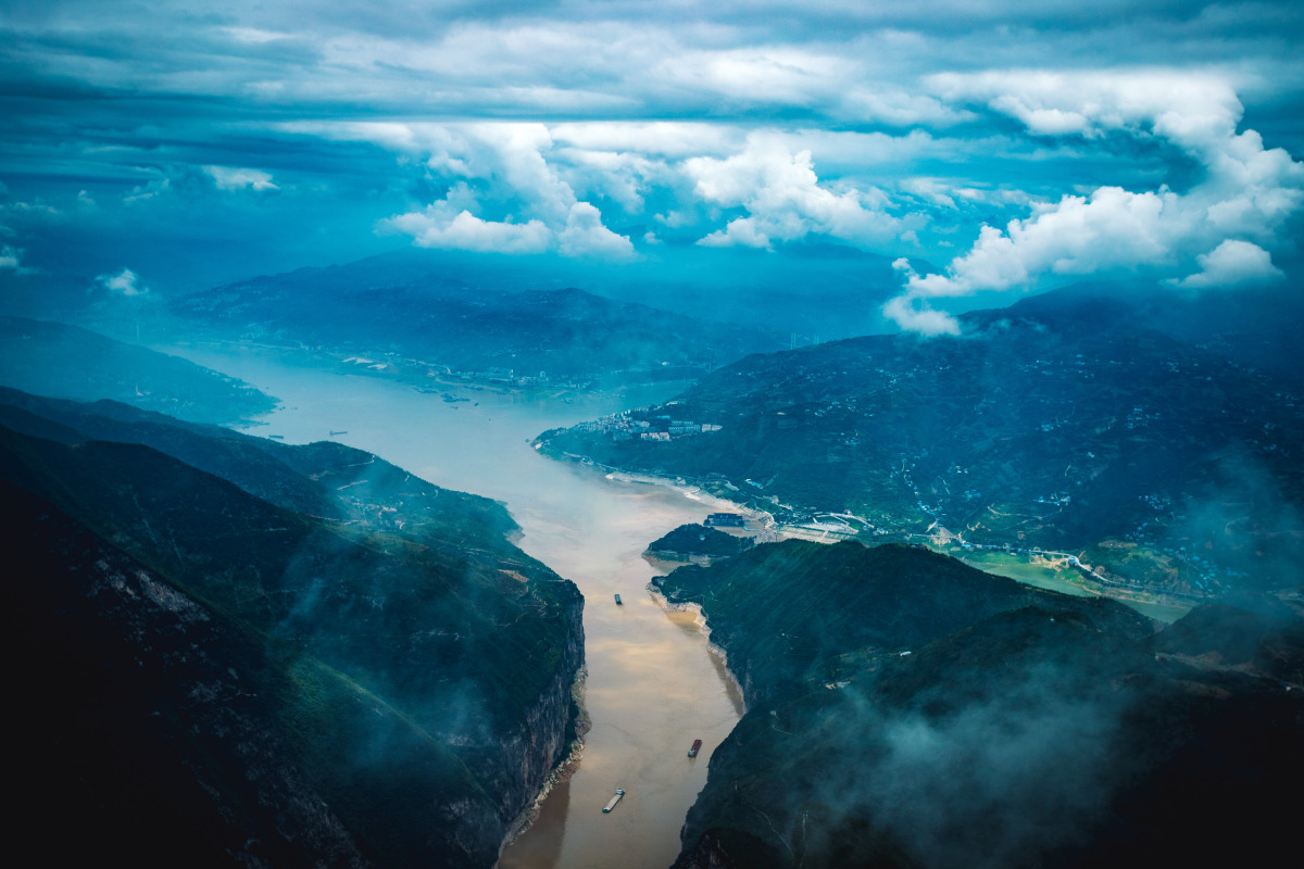 View from the observation deck on the Peak of the Three Gorges