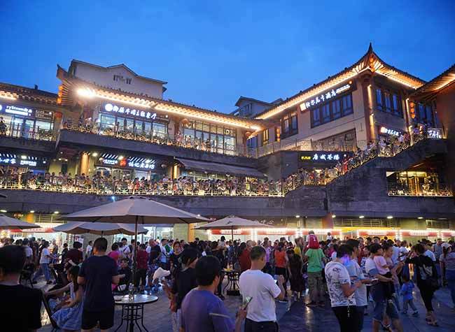 Chongqing Bishan Liquors Night Fair Opens