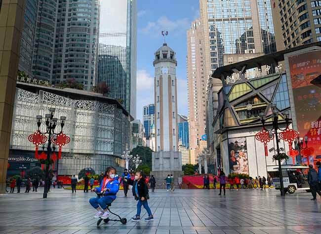 Chongqing Jiefangbei Becomes National Exemplary Pedestrian Street