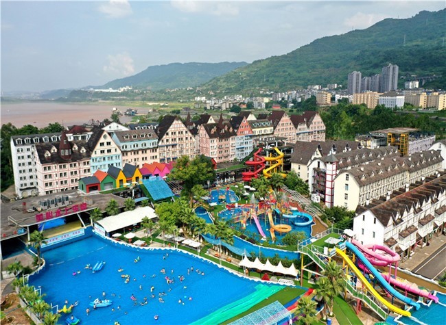 Direct Bus from Hongyadong to Red Wine Town Opened on July 25