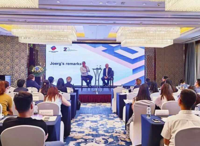 President of European Chamber in China: We are Committed to China