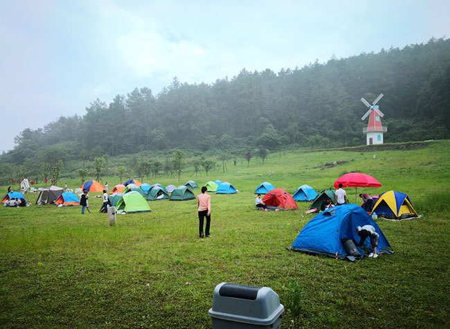 Go Camping! A Road Trip to Fengdu's Jiuchongtian Scenic Spot