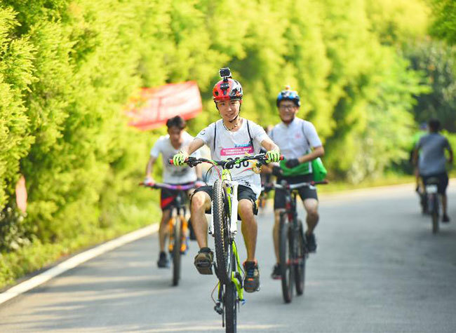 Romantic Bicycle Competition Kicks Off in Tongliang Chongqing