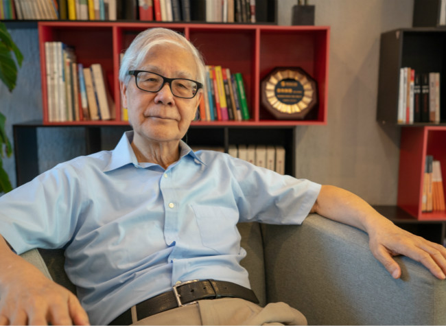 Dr. Man-Chung Tang Shares Experience of Getting back to China during Covid-19