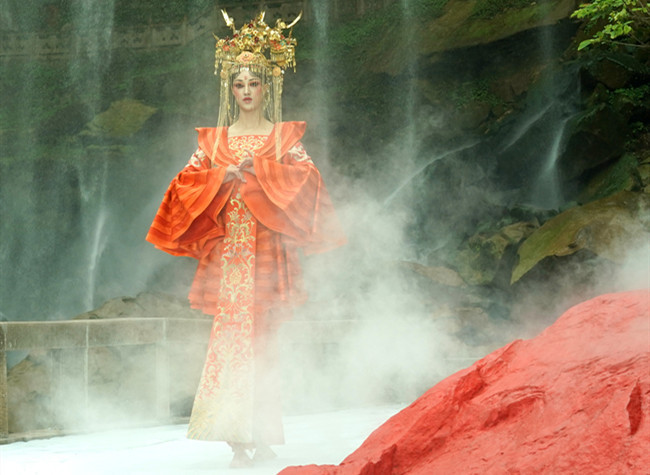 China (Chongqing) Fashion Week Ended with Show by Mao Geping