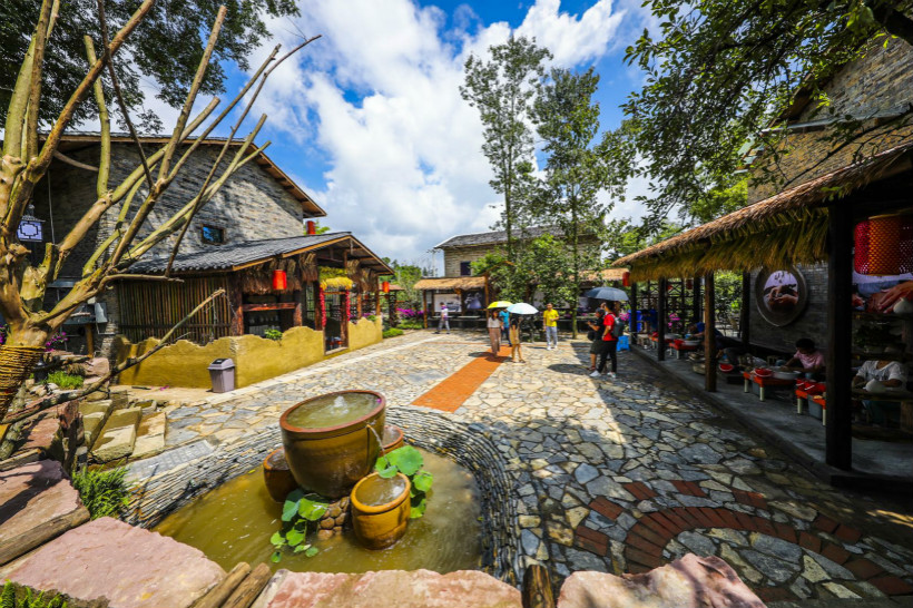 Liangping Releases Boutique Travel Routes in Autumn Tourist Season
