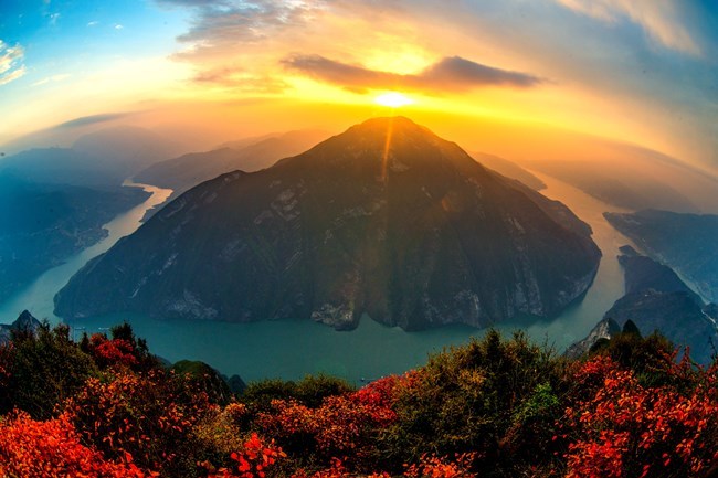 Fengjie Showcase: A Place with Breathtaking Landscapes and Poetic Culture