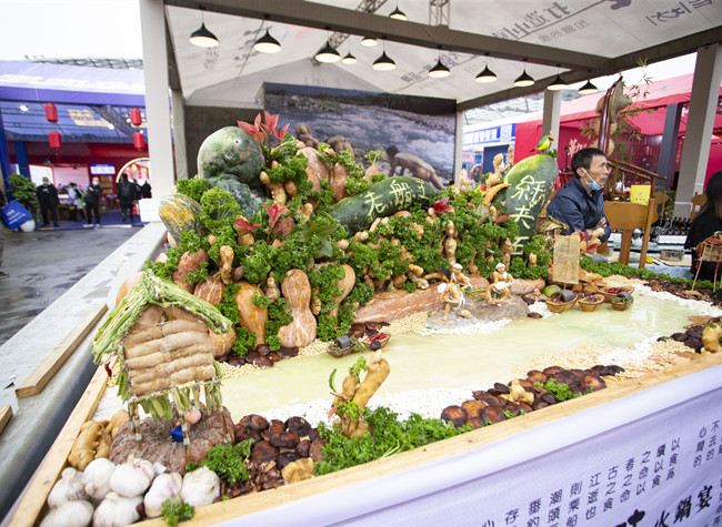 Live Stream: Follow iChongqing to Experience the Hot Pot Festival