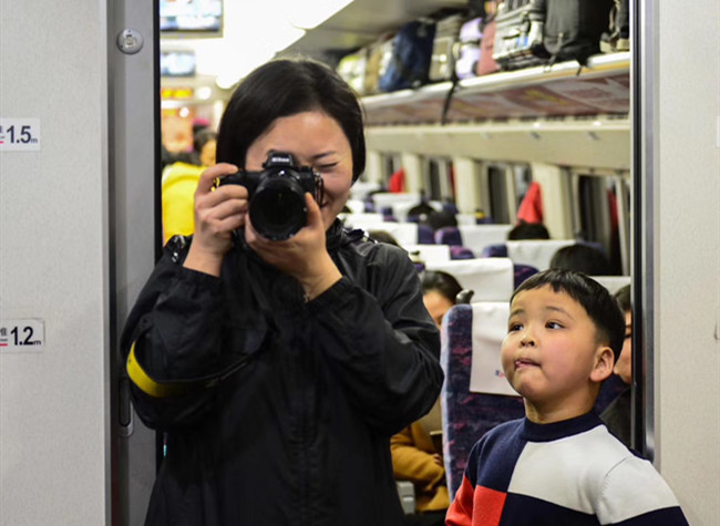 Our Stories | Zhong Jie: Witness Changes on Chengdu-Chongqing Railway