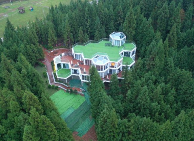 The Country's First Expressway Service Area Library Opens in Chongqing