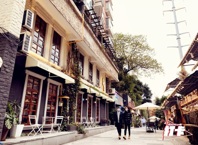 Feel the Serenity of Time in 99 Art Gallery