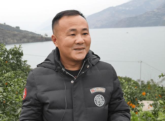 Fengjie Orchard Owner: Better Life with Booming Oranges Sales
