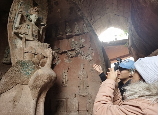 YouTubers Travel at Dazu: Impressed by this Amazing Heritage