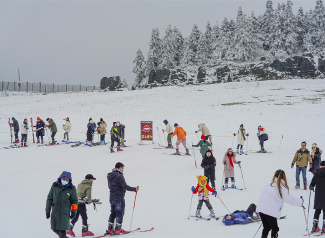 Citizens in Downtown Get up Early for Snowscapes