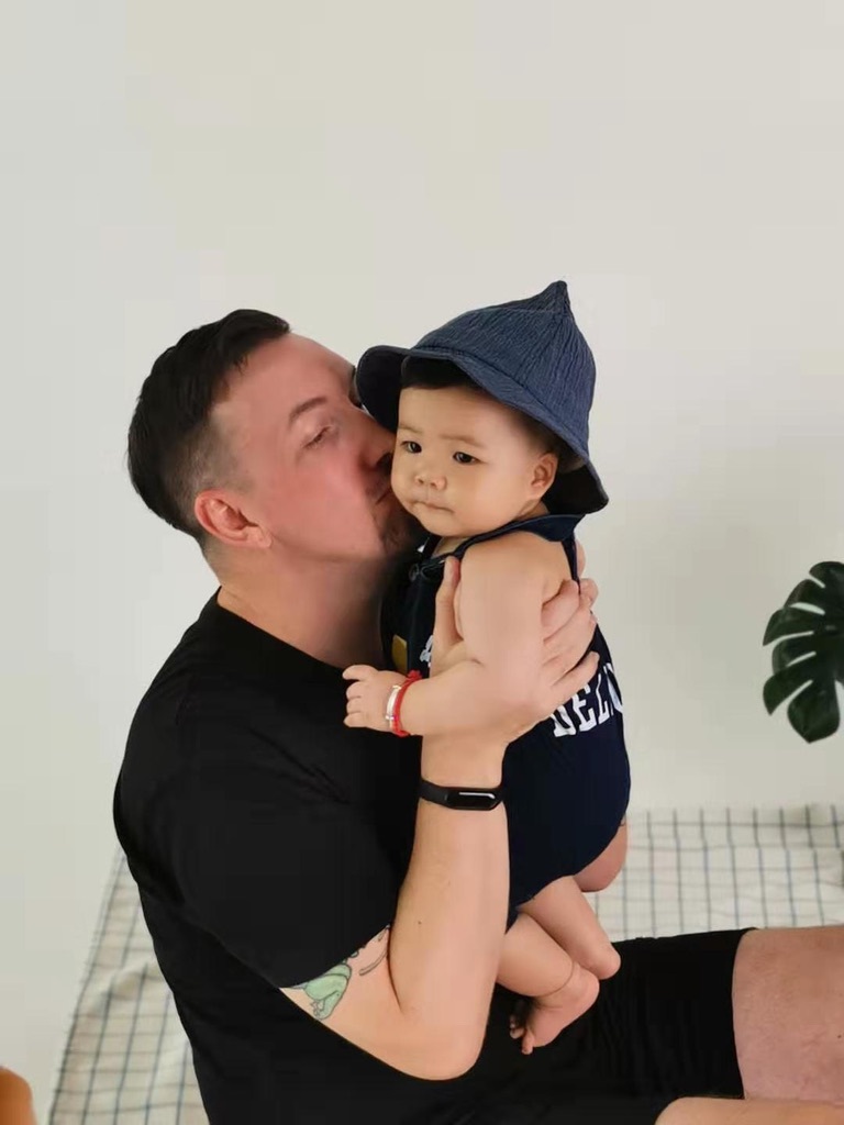 Kai and baby Ethan at his baby photoshoot