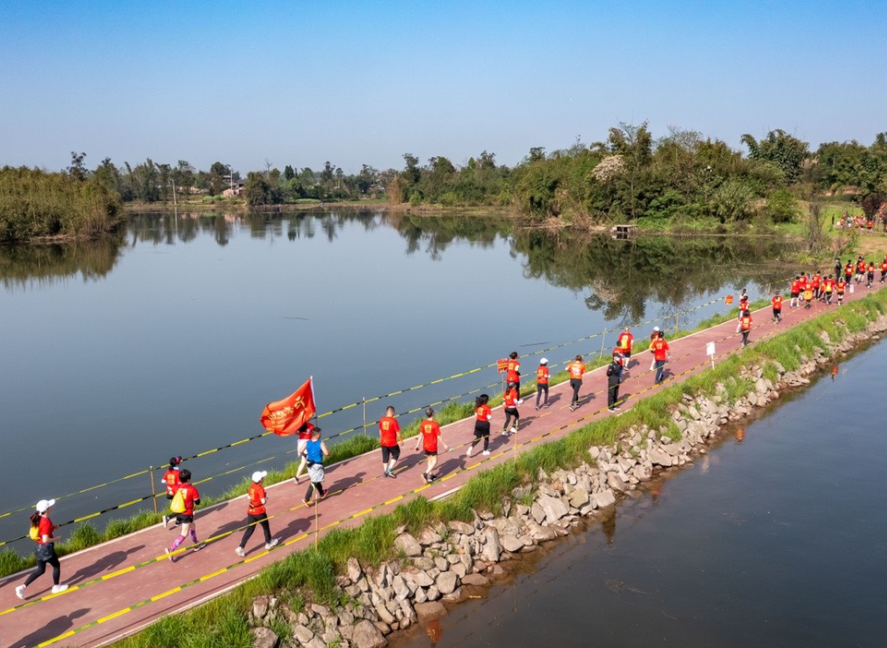 The Dazu Longshui Lake Half Marathon was held with high standards.
