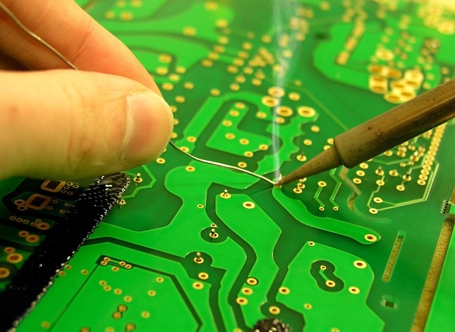 Academicians Offer Suggestions on Electronic Industry Development in Chongqing