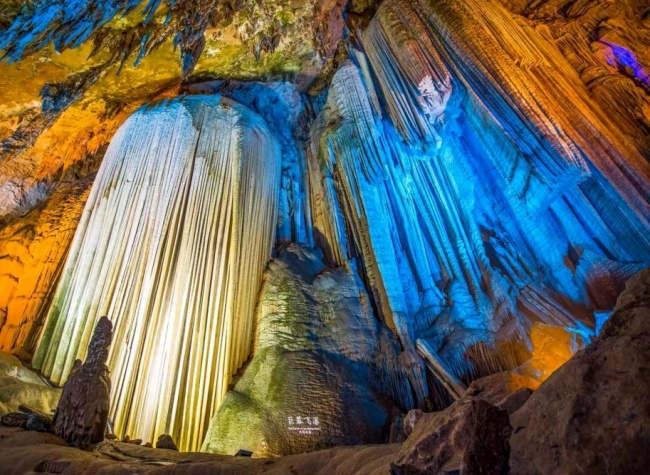 'Oriental Switzerland' in Wuling Mountains Home to Numerous Geological Treasures