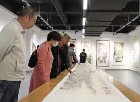 50-meter Scroll on Dazu Rock Carvings Debuts at Dazu District