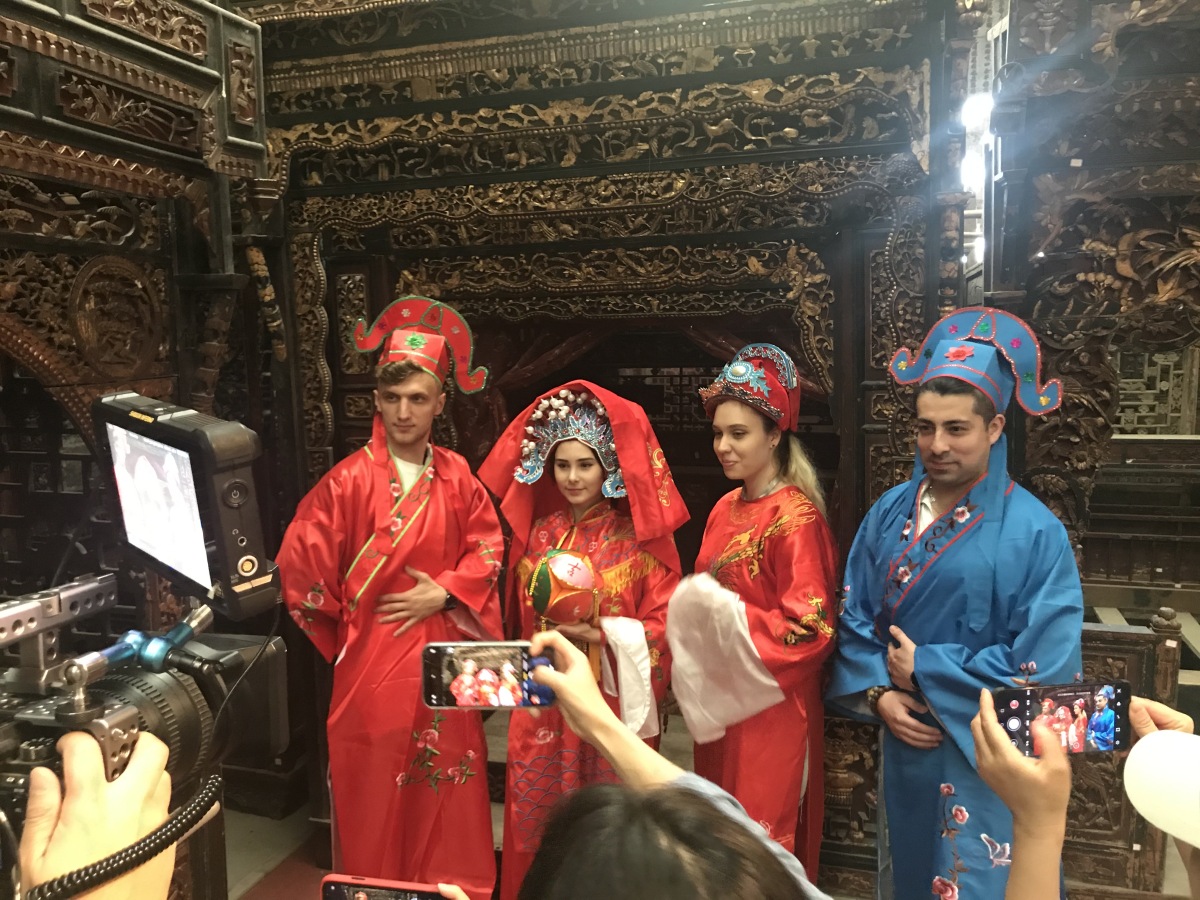 Foreigners were visiting  the Dayuanxiang Museum.(Photo by Bishan District)