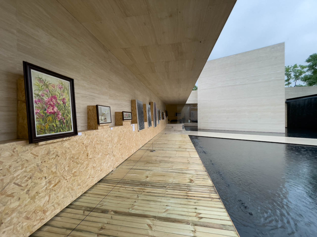 City and Art: Work Exhibition of Ten Painters Graduated from SCFAI