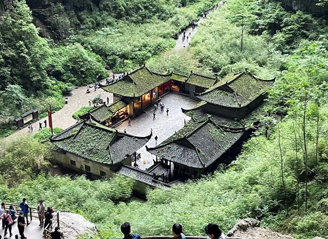 Vlog: Explore the Natural Three Bridges of Wulong that Featured in Blockbuster Transformers 4