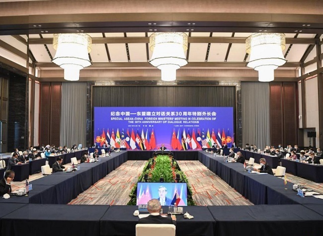 Chinese Foreign Minister Puts Forward Suggestions for China-ASEAN Relations