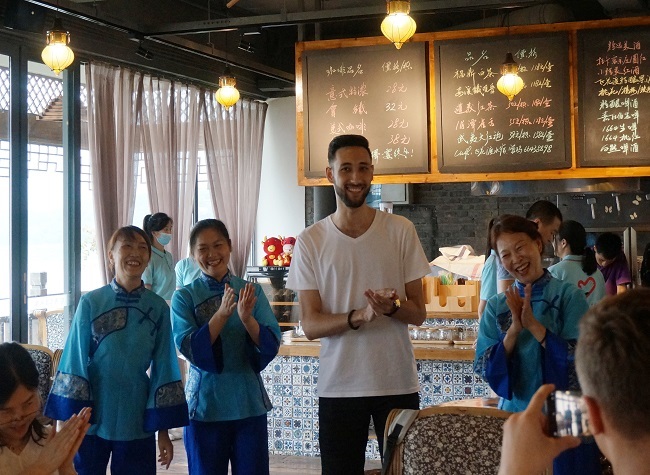 Laowai @ Chongqing Shows Foreigners the Century-long Changes of Chongqing