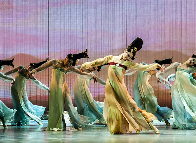 Theatres Re-open After a Month's Shutdown for COVID-19 in Chongqing