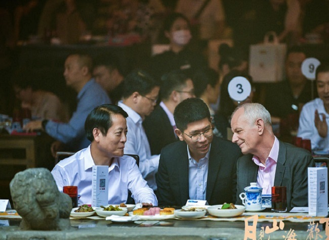 Consulates in Chongqing Celebrate Mid-Autumn Festival at Huguang Guild Hall