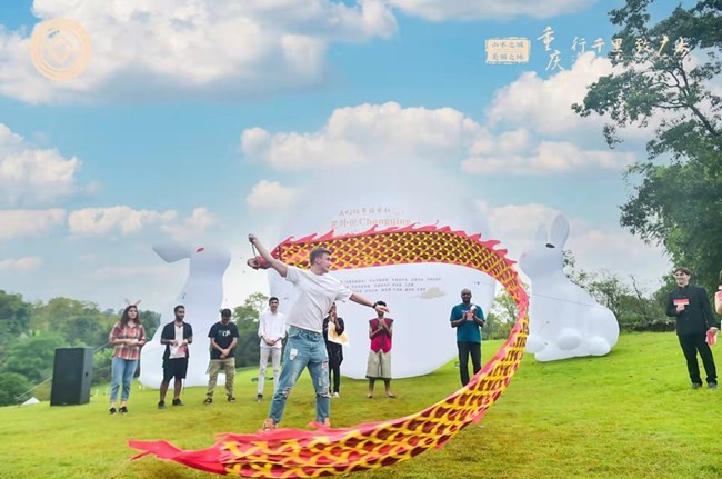 32 Ex-pats Celebrated the Mid-Autumn Festival in Chongqing