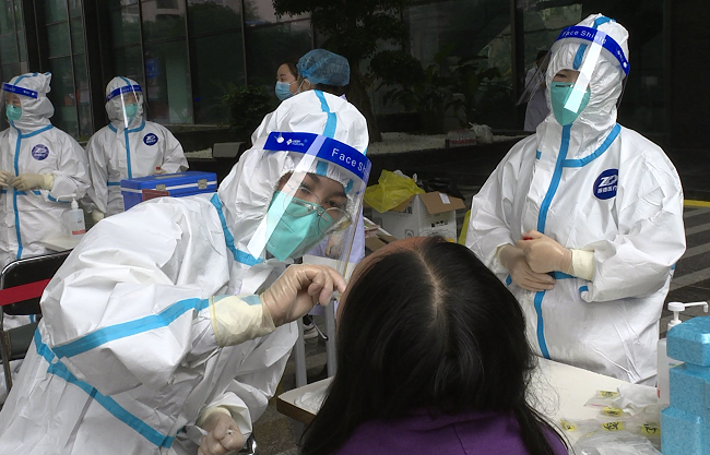 Chongqing Speeds up Mass Testing for COVID-19