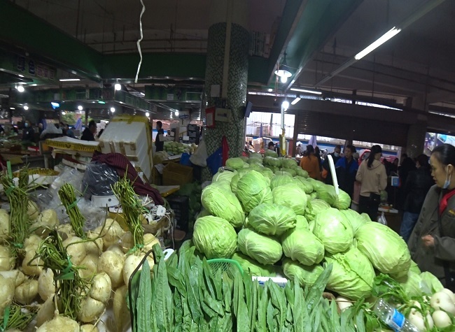 Vegetables More Expensive than Meat? We Went to a Wet Market