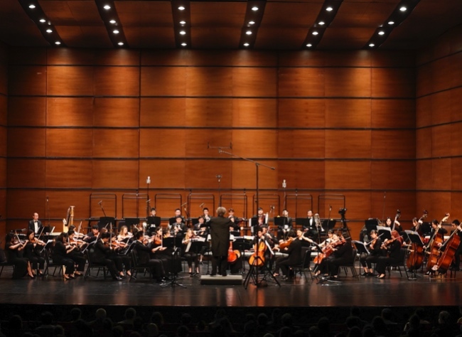 Audio-Visual Feast! Ring in the Coming Year at New Year's Eve Concert