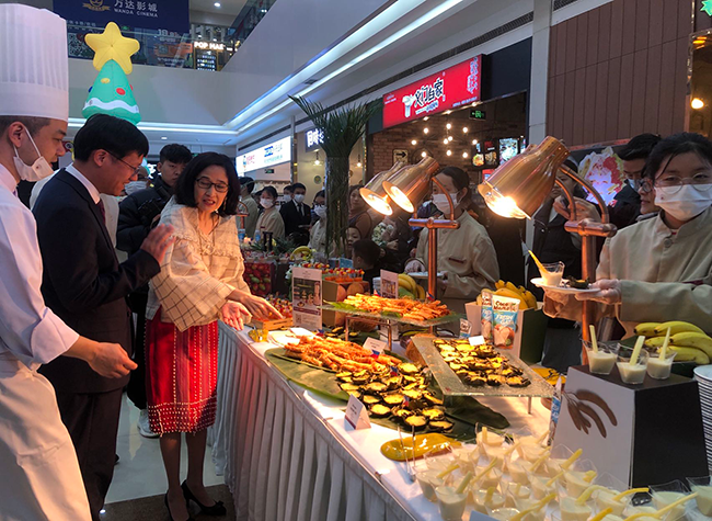 Novel Philippine Fruit Festival in Chongqing Impresses Local Consumers