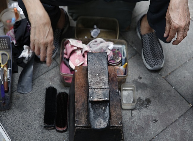 Audible | The Disappearing Profession: Shoe-Shiners