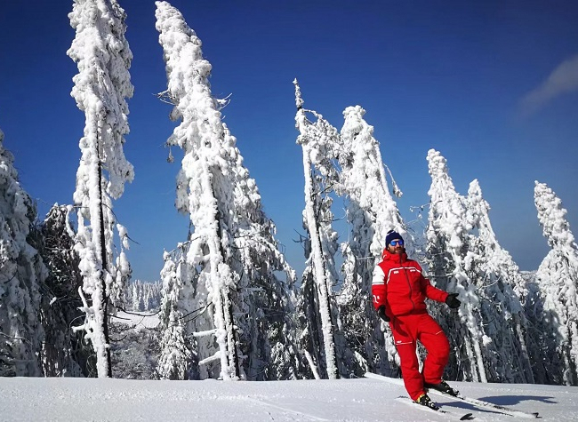 Play with Ice and Snow in Chongqing to Meet the 2022 Winter Olympics