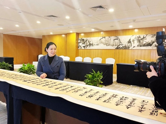 Nine-meter-long Pengshui Miao Embroidery to Shine on the Two Sessions