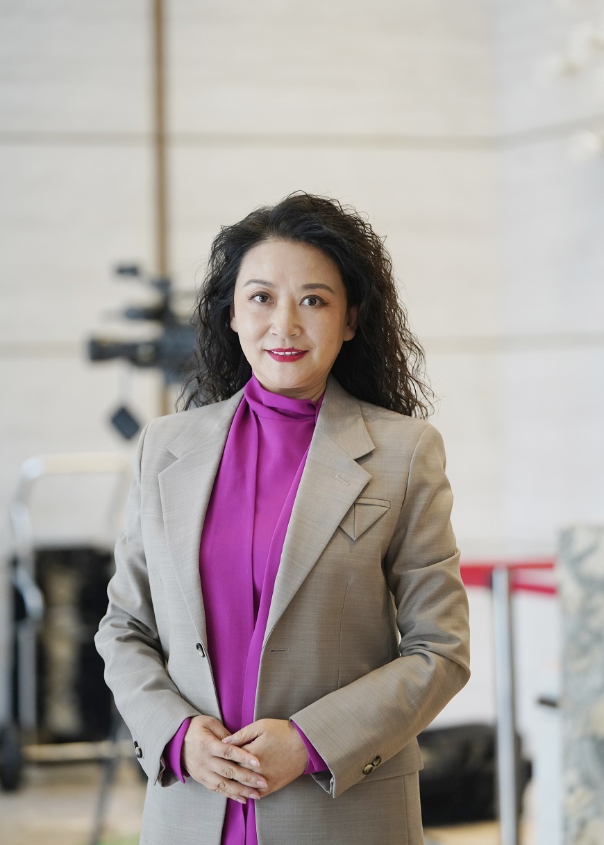 Peng Jing, a member of the CPPCC National Committee, Chief Lawyer of Chongqing Jingsheng Law Firm, Vice President of Chongqing Friendship Association for Non- CPC-member Intellectuals, and Chief Supervisor of Chongqing Bar Association.