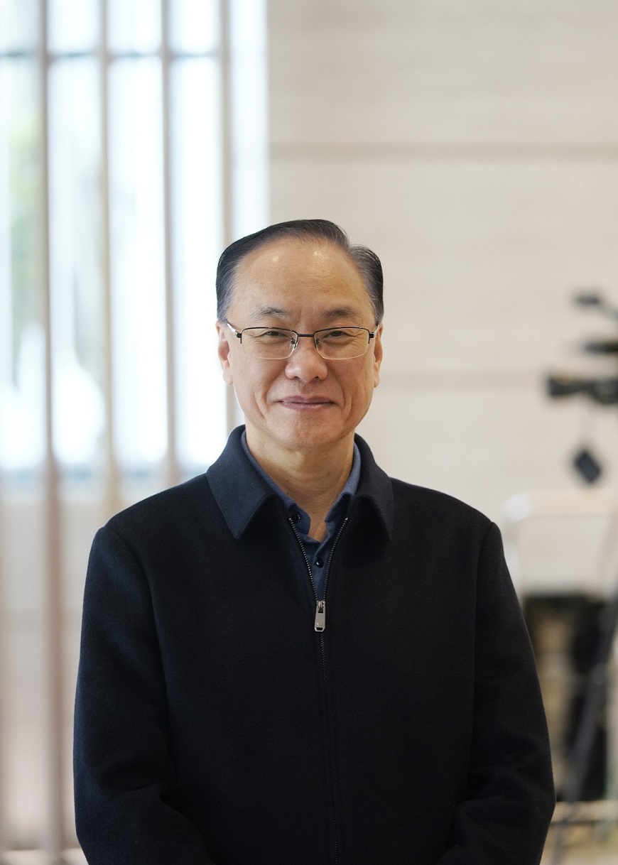 Yu Guodong, a member of the CPPCC National Committee, a member of Jiusan Society Central Committee, Vice Chairman of Chongqing Municipal Committee of Jiusan Society, and Deputy Director of Chongqing Ecology and Environment Bureau.