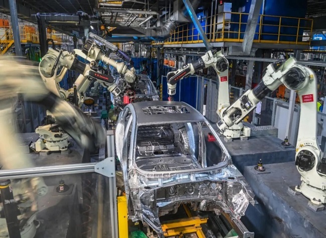 Seize the Opportunity of Intelligent Development in Auto Industry丨NPC Deputy